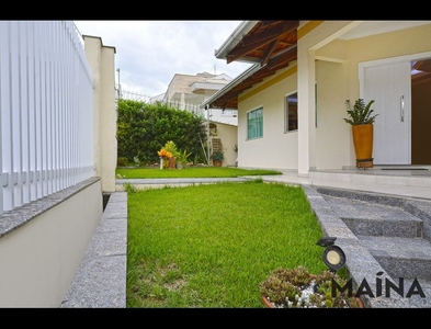 Casa no Bairro Água Verde em Blumenau com 3 Dormitórios (2 suítes) e 276.18 m²