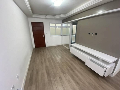 Apartamento com 2 Quartos e 1 banheiro para Alugar, 60 m² por R$ 1.150/Mês