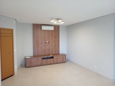 Apartamento com 3 Quartos e 4 banheiros para Alugar, 140 m² por R$ 2.800/Mês