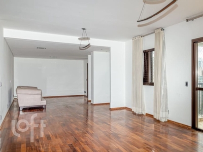 Apartamento à venda em Vila Sônia com 216 m², 4 quartos, 2 suítes, 6 vagas