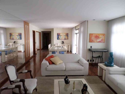 Apartamento com 4 quartos à venda no bairro Funcionários, 240m²