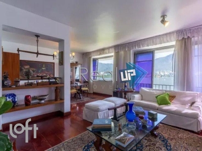 Apartamento à venda em Lagoa com 250 m², 4 quartos, 1 suíte, 3 vagas
