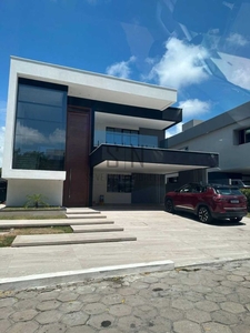 Casa a Venda Em condomínio Fechado, - 4 suítes sendo 3 com closet 320m² Área construída