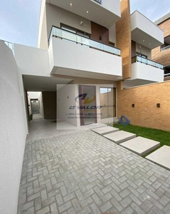 Vendo Casa Duplex, com 203m², 3 suítes, espaço gourmet, varanda e 2 vagas