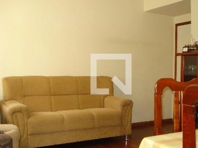 APARTAMENTO no 4º andar com 3 dormitórios e 1 garagem