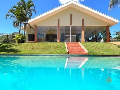 Casa á venda com 307,00 m², Terreno 4109 m², com piscina. Condomínio Estância Zaúna