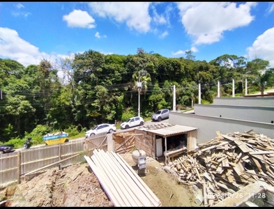 Casa no Bairro Ponta Aguda em Blumenau com 3 Dormitórios (3 suítes) e 135 m²