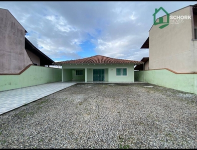 Casa no Bairro Velha em Blumenau com 3 Dormitórios (2 suítes) e 120 m²