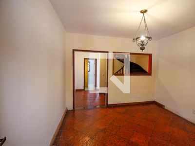 Casa para alugar com 2 dorms, 220m²