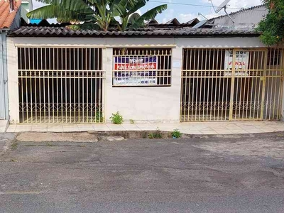 Casa com 3 quartos à venda no bairro Guará II, 90m²