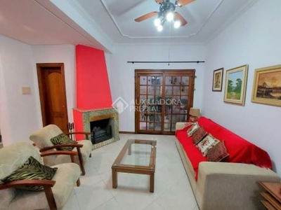 Casa com 3 quartos à venda na rua comendador rodolfo gomes, 676, menino deus, porto alegre, 360 m2 por r$ 1.590.000