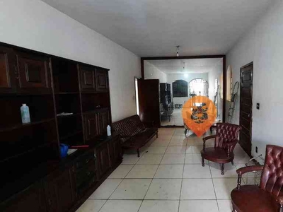 Casa com 5 quartos à venda no bairro Santa Teresa, 250m²