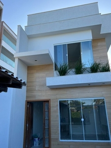 Casa para venda possui 140 metros quadrados com 4 quartos em Costazul - Rio das Ostras - R