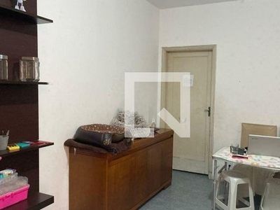 APARTAMENTO no 1º andar mobiliado com 2 dormitórios