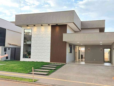 Casa em Condomínio com 4 quartos à venda no bairro Jardins Valência, 215m²