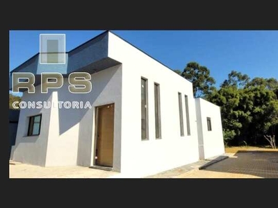 Casa térrea, pronta para morar, em residencial fechado no bairro Jardim Estância Brasil em