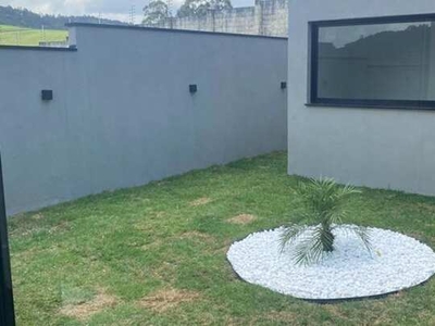 Linda Casa para venda ou locação no Condomínio Vale das Águas. Braga