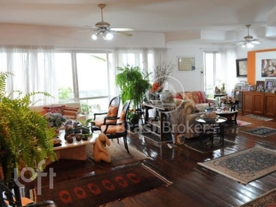 Apartamento à venda em Barra da Tijuca com 204 m², 4 quartos, 2 suítes, 3 vagas