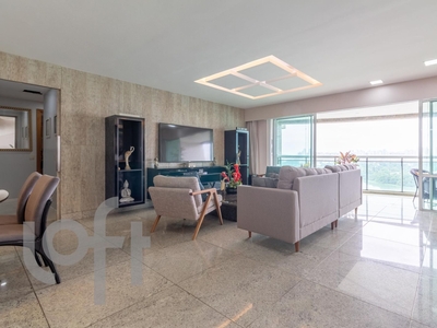 Apartamento à venda em Barra da Tijuca com 350 m², 5 quartos, 4 suítes, 4 vagas