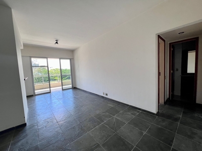 Apartamento à venda em Barra da Tijuca com 76 m², 1 quarto, 1 vaga