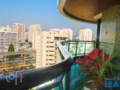 Apartamento à venda em Campo Belo com 160 m², 4 quartos, 2 suítes, 3 vagas