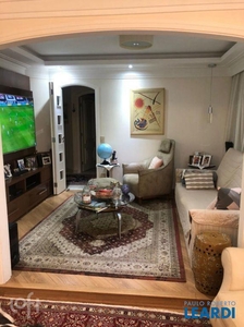 Apartamento à venda em Campo Belo com 242 m², 3 quartos, 3 suítes, 4 vagas