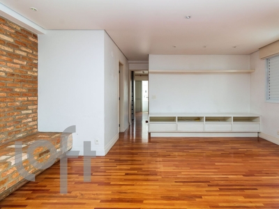 Apartamento à venda em Vila Olímpia com 72 m², 2 quartos, 1 suíte, 2 vagas