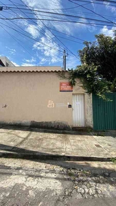 Casa com 1 quarto para alugar no bairro Nova Suíssa, 50m²