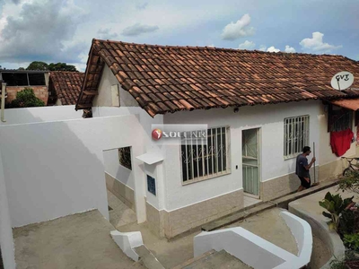 Casa com 2 quartos à venda no bairro Letícia, 56m²