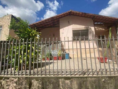 Casa com 3 quartos à venda no bairro Itapoã, 136m²