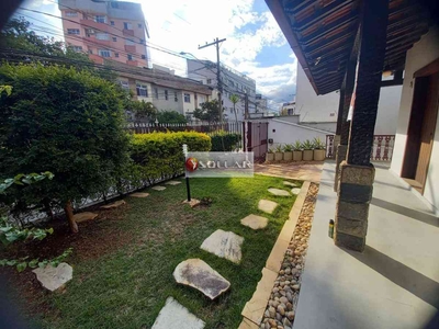 Casa com 3 quartos à venda no bairro Ouro Preto, 400m²