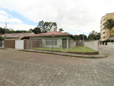 Casa com 3 quartos para alugar no Velha, Blumenau , 180 m2 por R$ 3.300