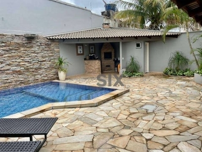 Casa com 4 dormitórios à venda, 275 m² por R$ 1.500.000 - Jardim Karaíba - Uberlândia/MG