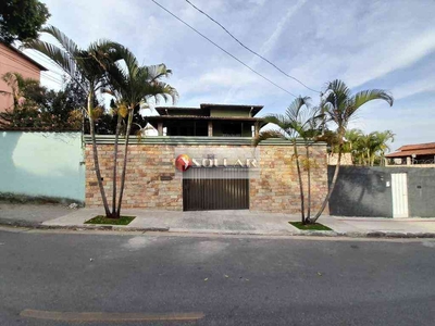 Casa com 4 quartos à venda no bairro Planalto, 322m²