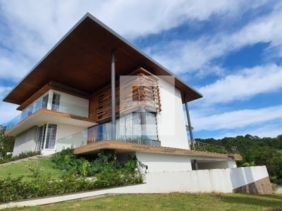 Linda Casa em Condomínio em Cacupé - Florianópolis