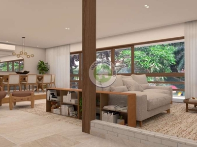 Lindíssima casa triplex de 350m² em condomínio bucólico e arborizado em São Conrado