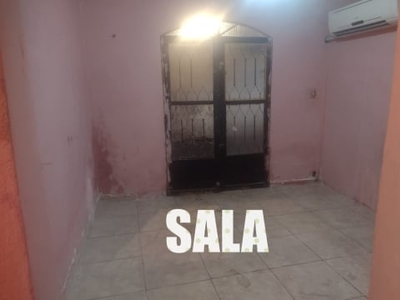 Vendo Casa na estr Santa Maria, aceito carro e moto como parte do pagamento