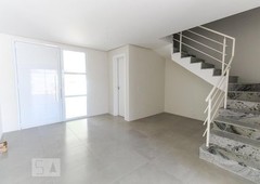 CASA com 2 dormitórios e 2 garagens