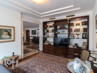 Apartamento à venda em Sumaré com 228 m², 3 quartos, 1 suíte, 2 vagas