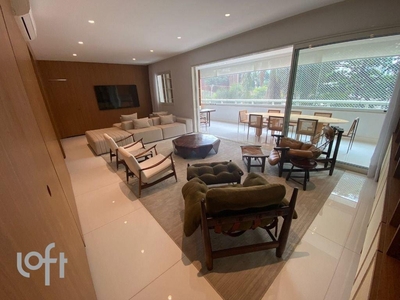 Apartamento à venda em Vila Olímpia com 153 m², 3 quartos, 3 suítes, 3 vagas