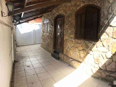 Casa com 4 quartos à venda no bairro Conjunto Minascaixa, 180m²