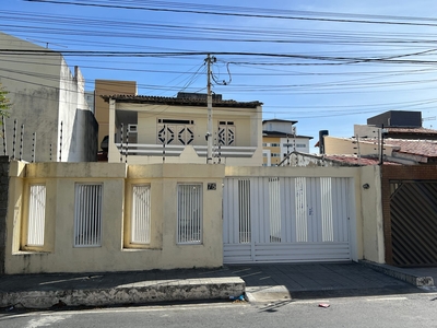 Casa em Atalaia, Aracaju/SE de 280m² 5 quartos à venda por R$ 589.000,00