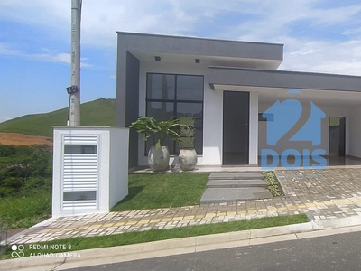 Casa em Casa de Pedra, Volta Redonda/RJ de 170m² 3 quartos à venda por R$ 889.000,00