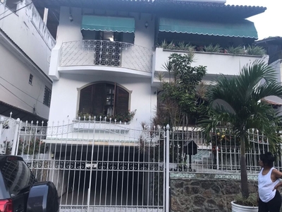 Casa em Charitas, Niterói/RJ de 400m² 5 quartos à venda por R$ 1.600.000,00 ou para locação R$ 7.000,00/mes