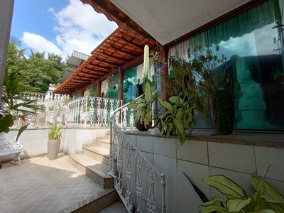 Casa em Colubande, São Gonçalo/RJ de 270m² 3 quartos à venda por R$ 649.000,00