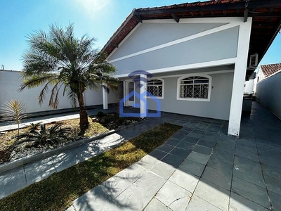 Casa em Jardim Britânia, Caraguatatuba/SP de 204m² 4 quartos à venda por R$ 749.000,00