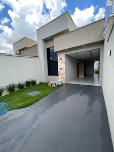 Casa em Jardim Florença, Aparecida de Goiânia/GO de 117m² 3 quartos à venda por R$ 354.000,00