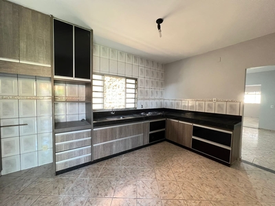 Casa em Jardim Imperial, Aparecida de Goiânia/GO de 200m² 3 quartos à venda por R$ 398.999,00