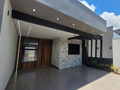 Casa em Jardim Santa Helena, Maringá/PR de 105m² 3 quartos à venda por R$ 599.000,00