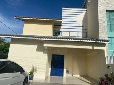 Linda casa duplex em condominio fechado, com uma bela área de lazer, o lugar perfeito para sua futura moradia!